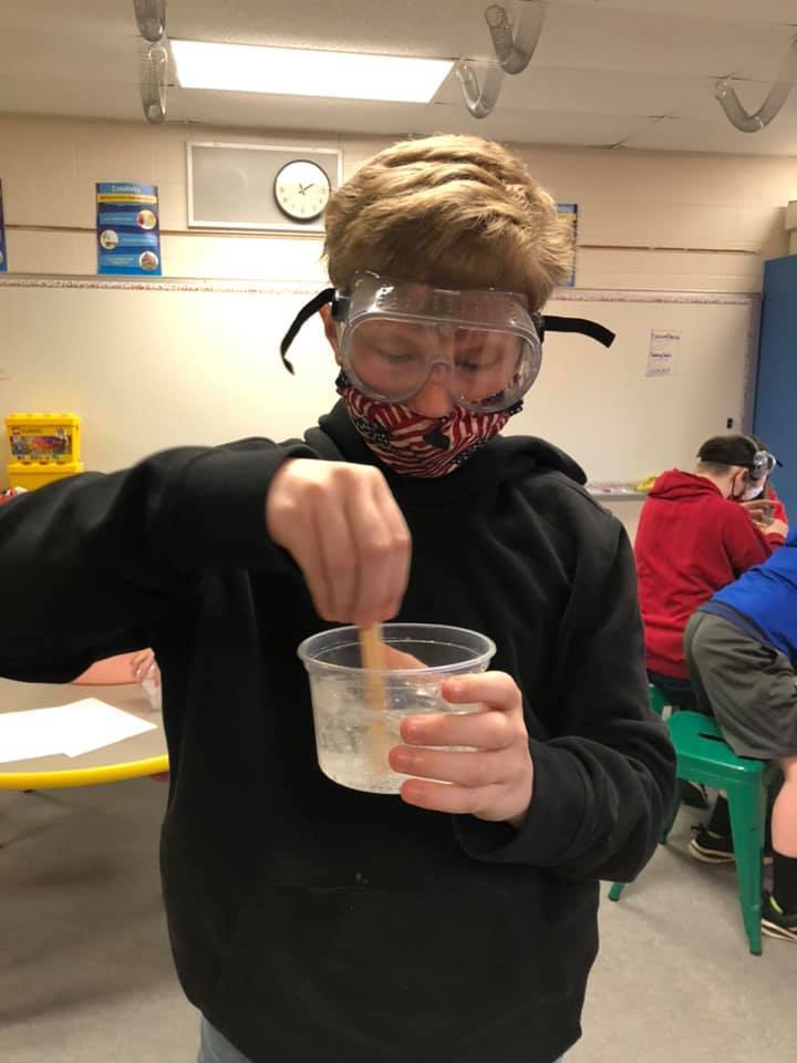 Fifth Graders Experiment in STEM Lab