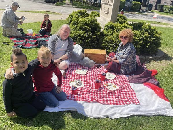 SES Enjoys Picnic with our Peeps